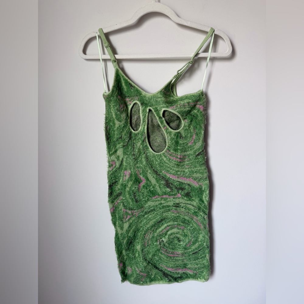 House of Sunny Green Swirl-Textured cut out back mini dress - Picture 4 of 6